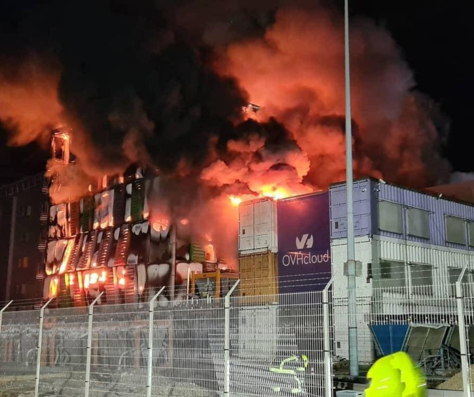 foto: Vigili del fuoco di Strasburgo via Twitter foto: Vigili del fuoco di Strasburgo via Twitter